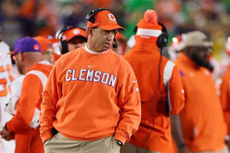Breaking Clemson Reportedly Fires Offensive Coordinator The Spun