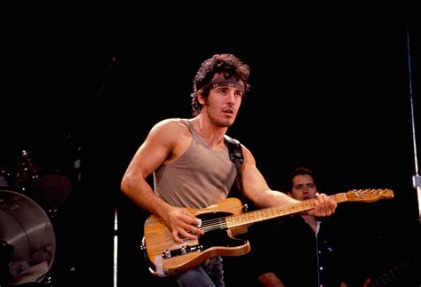 Bruce springsteen archives is an ongoing collection of officially released live albums by bruce springsteen and the e street band. Bruce Springsteen Is an Emoji Now and Fans Can't Get Enough
