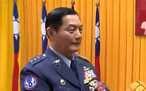 參謀長(さんぼうちょう) • (sanbōchō) (kyūjitai, shinjitai 参謀長). 台軍黑鷹直升機失事八死五傷 參謀總長沈一鳴罹難 - 香港輕新聞 Lite News Hong Kong