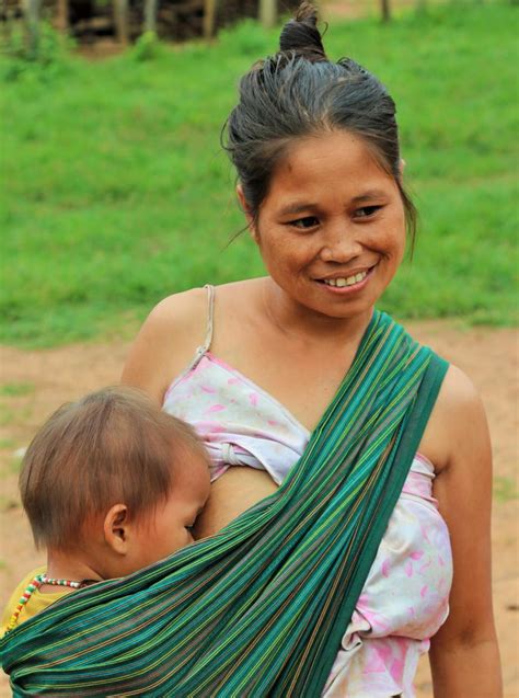 Breastfeeding helps keep every child healthy | UNICEF Lao People's ...