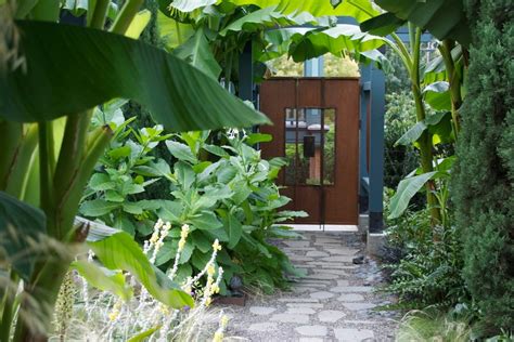 Free nutritious and delicious wild food it seems that pulling one dock plant results in ten more in its place, which makes it perfect for harvesting. 24+ Tropical Garden Designs, Decorating Ideas | Design ...