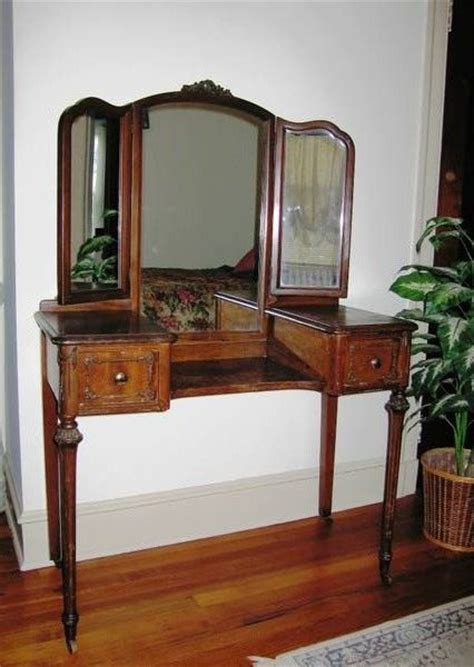 Beautiful 1930s Era Dressing Table By Magnoliastantiques 34500