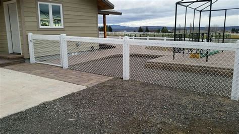 White Vinyl Coated Chainlink Fence With Wooden Posts Chain Link Fence