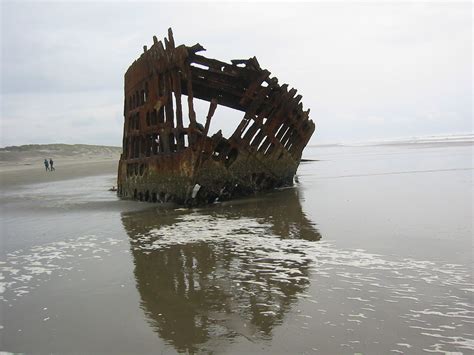 Sunken Ship Cannon Beach Oregon The Wreck Of The Peter I Flickr