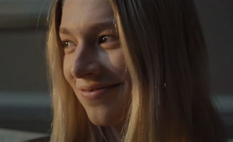 Euphoria Hunter Schafer Takes Center Stage As Jules In Trailer For