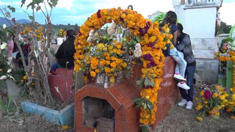 Dia De Muertos Panteon 02nov2016 Tarecuato Michoacan Youtube