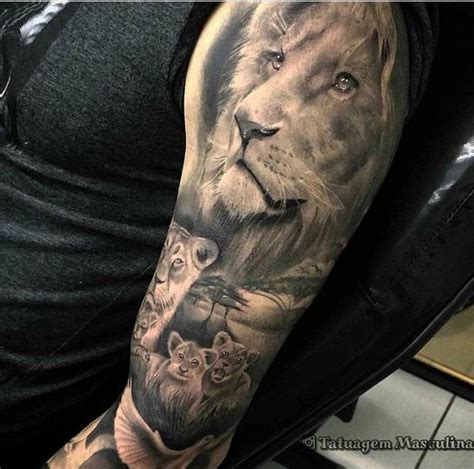 This forearm tattoo depicts a colorful design that gives off a sense of superiority and do you want a lion tattoo that's both artistic and simplistic? Pin de Zivko Radovic em Tattoos legais | Tatuagem ...