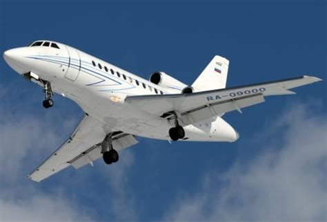 Falcon 900 based on a series falcon50, but it has a different fuselage with a large. Dassault Falcon 900B | Business Jet Traveler