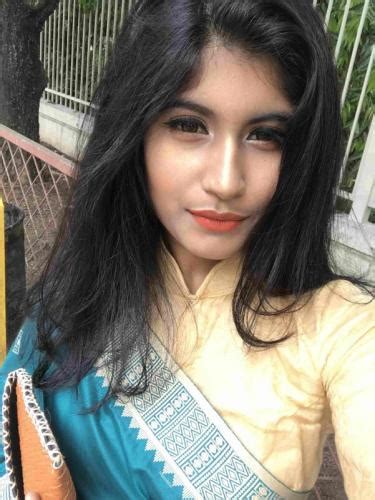Desi Beautiful Cute Girlfriend Having Fun With Her Bf Sexy Homemade Pics And Selfies Desi Pics