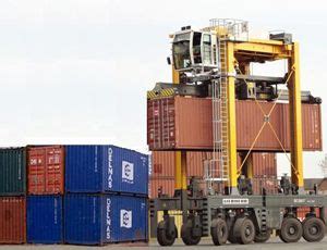 container moving equipment  north island port