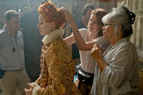 How Margot Robbie Transformed Into Queen Elizabeth I For ‘mary Queen Of