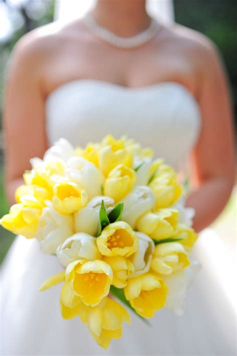 25 Yellow Wedding Bouquets Southbound Bride