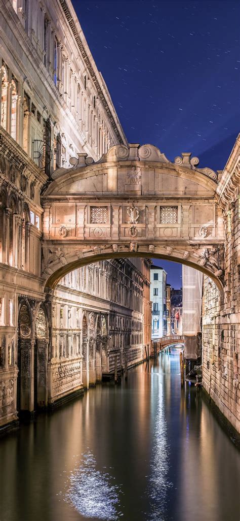 Metropolitan City Of Venice Italy 4k And Backgroun Iphone X