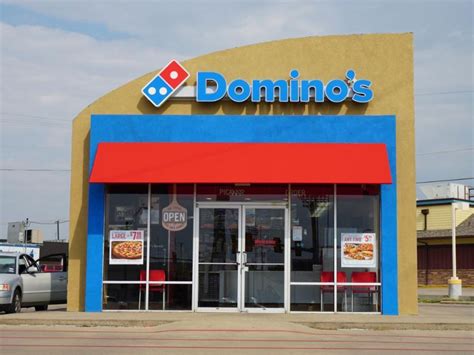 The results reinvigorated the world headquarters with a new culture of collaboration. Domino's Pizza Headquarters Corporate Office & Customer ...