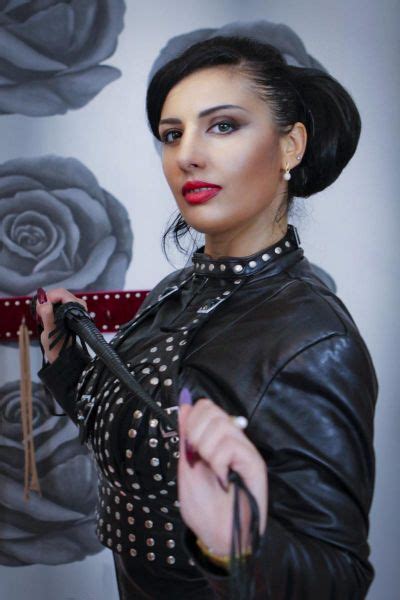 Ezada Sinn