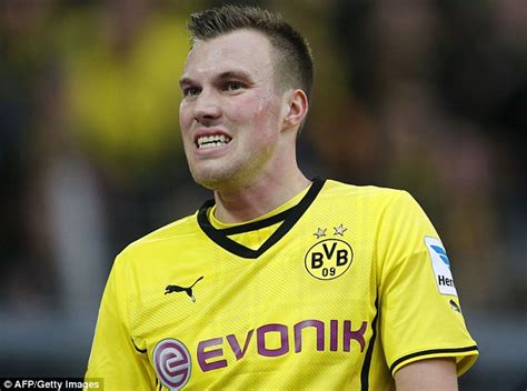 Es werden unter anderem die trainerstationen und seine stationen als spieler aufgelistet. Dortmund's Kevin Grosskreutz gets World Cup trophy tattoo ...