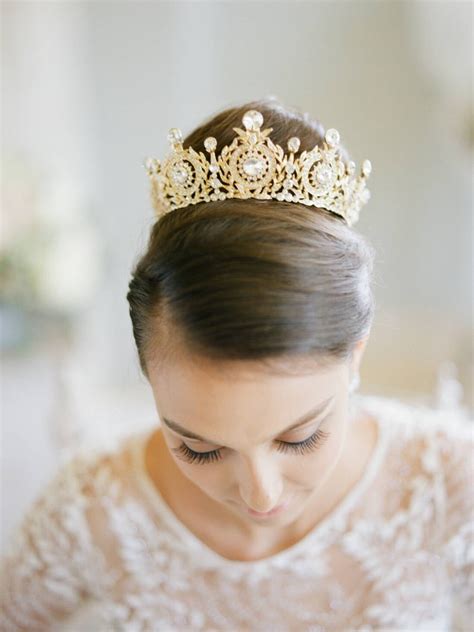 Queen elizabeth's wedding tiara is the most mysterious of all the royal tiaras. Fairytale Bridal Crowns & Tiaras from Eden Luxe Bridal ...