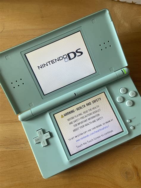 Nds Nintendo Ds Lite Mint Green With R4 Lots Of Games Video Gaming