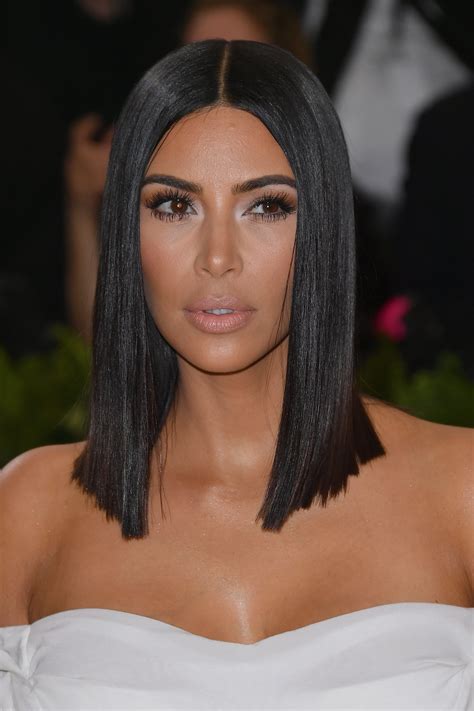 Kim Kardashian Hair And Makeup At The Met Gala 2017 Popsugar Beauty