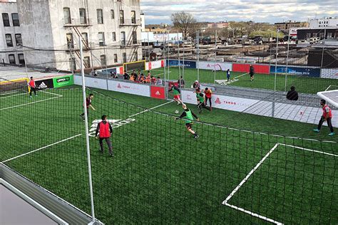 Rooftop Soccer Neuer Dachstandort In Queens New York