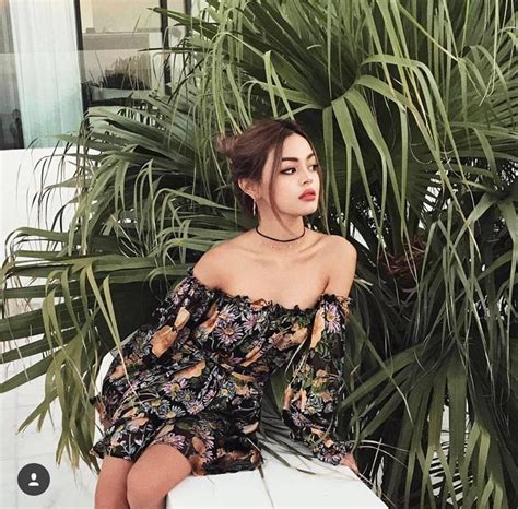 Lily Maymac Diện Bikini Khoe Thân Hình Nóng Bỏng Chào Hè