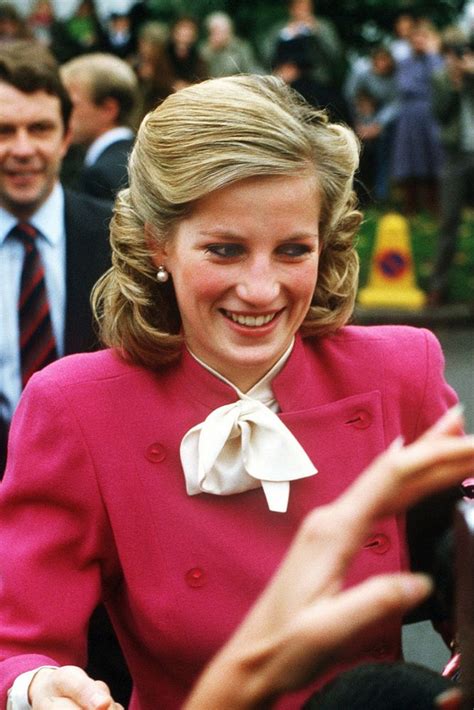 La princesa diana en parís, falleció en parís el 31 de agosto de 1997, a los 37 años. Lady Di: una vida en imágenes | Princesa diana, Reina de ...