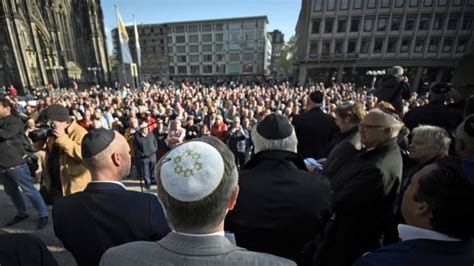 German Official Cautions Jews On Wearing Skullcaps In Public Cbc News