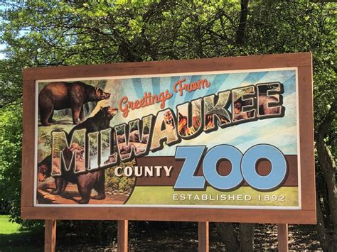 The Milwaukee County Zoo Your Pass To A Year Of Fun Mudfooted