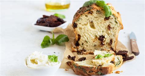 Recette Cake aux tomates séchées et mozzarella