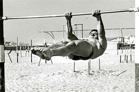 Mens Physique Muscle Beach