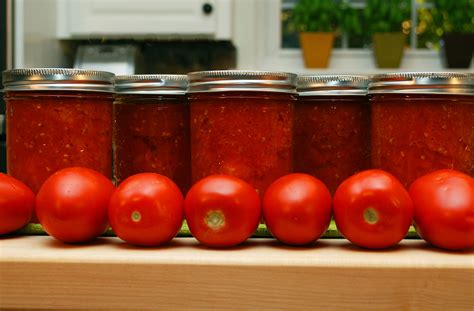 Canning Crushed Tomatoes Growing A Greener World®