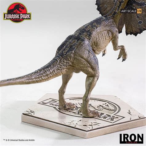 Jurassic Park Dilophosaurus 110 Scale Statue Eu
