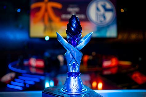 League Of Legends Pro Team Fnatic Win The Eu Lcs 2018 Summer Split
