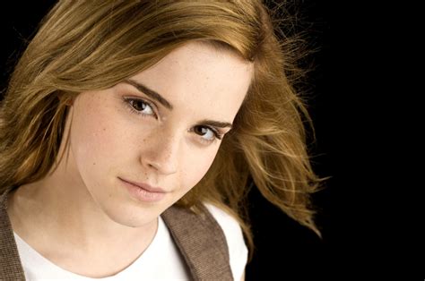 2560x1700 Resolution Emma Watson Hot Smile 2014 Images Chromebook Pixel