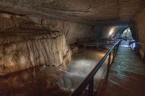 8 Popular Caves In Missouri Back In The Stone Age Missouri Caves