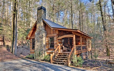 Log Cabin In The Woods Small Log Homes Small Log Cabin