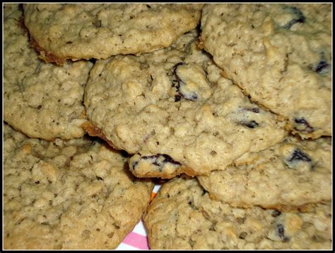 Vanishing Oatmeal Raisin Cookies Julies Eats And Treats