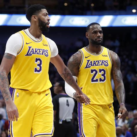 Lakers fans finally have something to complain about — one of their stars' courtside antics. Anthony Davis Reveals Advice from LeBron James After ...