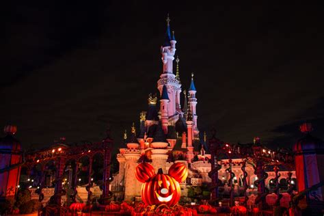 Disneyland Paris: il parco si trasforma per la festa di Halloween