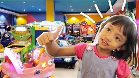 Serunya Lintang Akayla Bermain Di Playground Anak Timezone Tulungagung