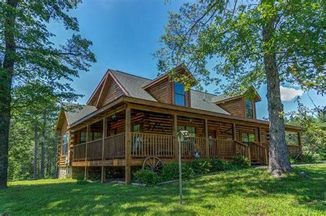Great in the summer for hiking and great in the winter for snow sports. Bearadise 4 Us - Luxury 3 Bedroom Pigeon Forge Cabin ...
