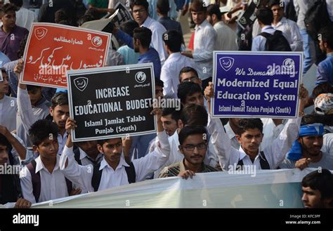 Lahore Pakistan 27th Oct 2017 Pakistani Activists Of Islami Jamiat