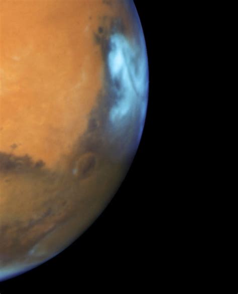 Nasa Hubble Telescope Captures Stunning Portrait Of Mars