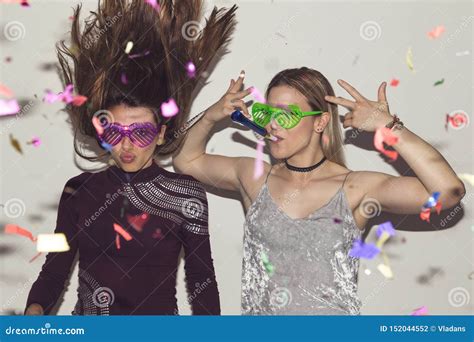 Gratuit Xtube Crazy Party Girls Playing Around Crazy Party Girls Steemit Elviejodelnorte12