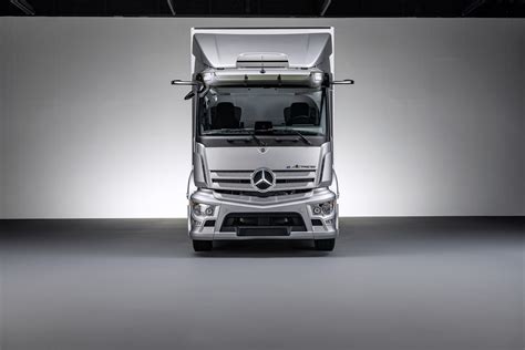 Daimler Setzt Bei Trucks Auf Batterie Und Brennstoffzelle Aktuelle