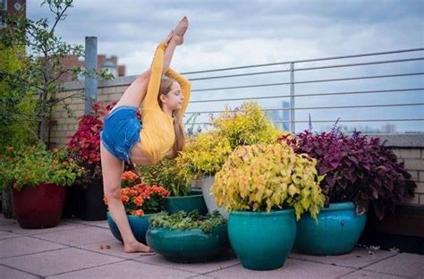 dance flexibility stretches gymnastics flexibility anna mcnulty sofie dossi girls sportswear
