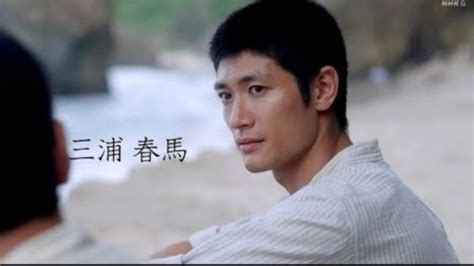 Aug 18, 2020 · 8月15日nhk放送の『太陽の子』を観た。 理由は、三浦春馬くんが出てるから。 三浦くんは、京大で物理学者をやってる修の弟、裕之を演じていた。 裕之は戦地から実家に戻り、つかの間の休養をしている最中だった。 ドラマでは、修と裕之、その親類の世津の3人が旅行で海を訪れていた。 バス. 三浦春馬は憑依体質だった？「太陽の子」の入水シーンが死に ...