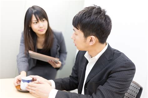 Japanese Woman Fed Up With Being Expected To Serve Male Coworkers Tea
