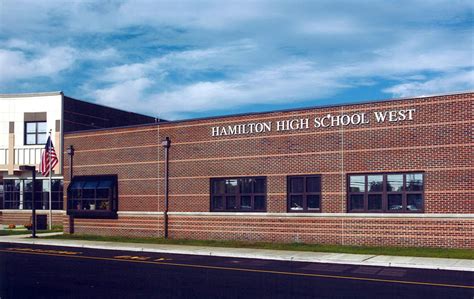 Hamilton High School Du Học Vconnect Trường Học Mỹ