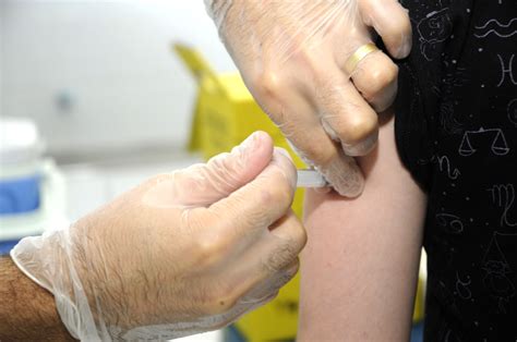 A vacinação é uma das formas mais eficazes e menos dispendiosas de prevenir doenças em portugal, o programa nacional de vacinação (pnv) está fortemente implementado e reforça a ideia. Vacinação contra febre amarela tem novo esquema de ...